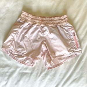 Lululemon tracker shorts - light pink